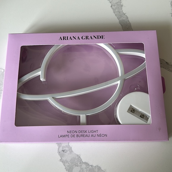 Ariana Grande Neon Light - Picture 2 of 3